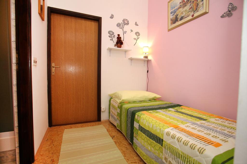 Apartments Irena Trogir Room photo