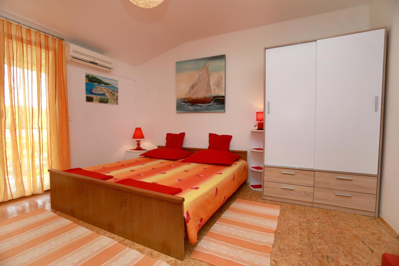 Apartments Irena Trogir Exterior photo